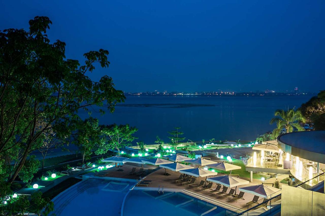 Radisson Blu M'Bamou Palace Hotel, Brazzaville Exterior photo
